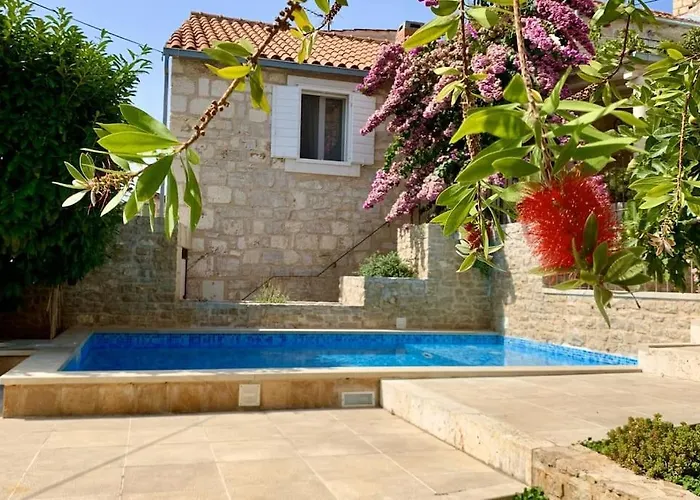 빌라 Heritage House Dvor 수티반