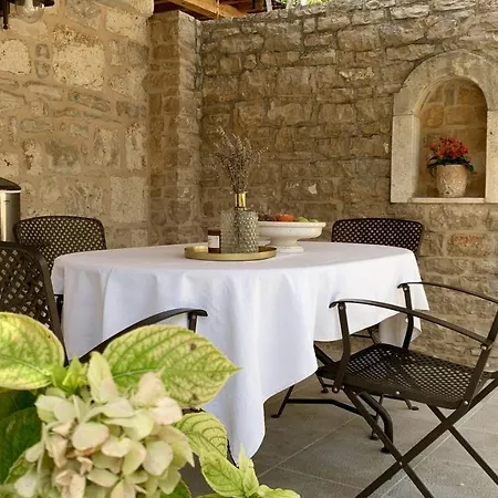 Heritage House Dvor Villa