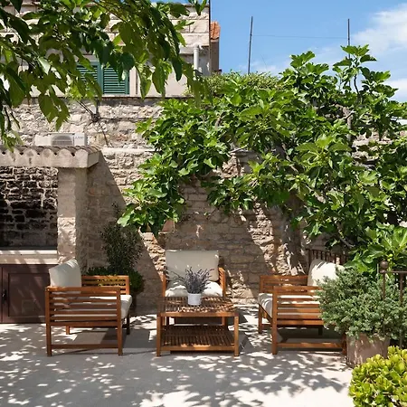 Villa Heritage House Dvor