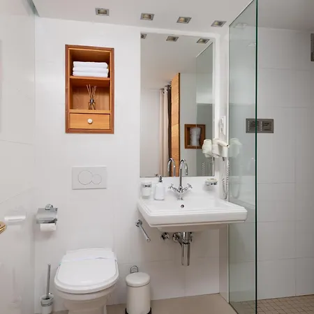 Heritage House Dvor *