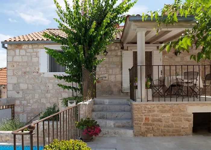 Vila Heritage House Dvor